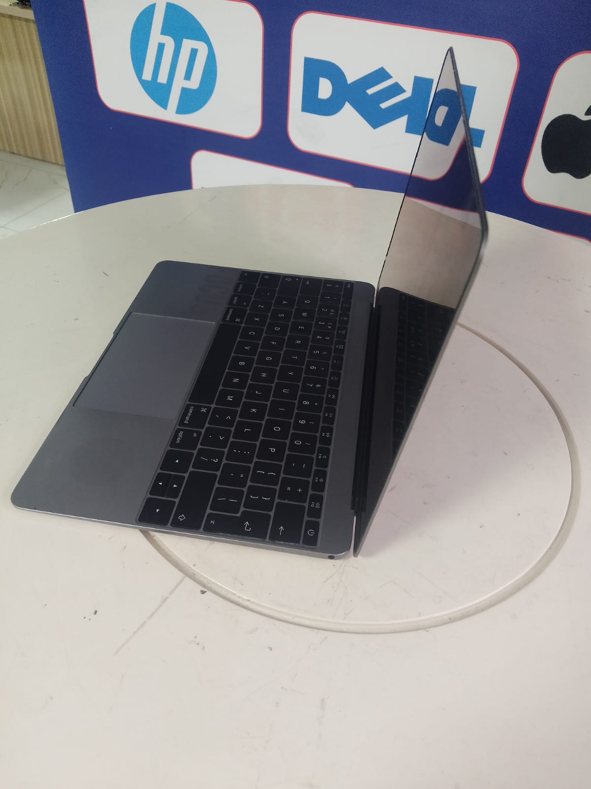 Apple MacBook 12-inch 2016 M3 8GB RAM 256GB SSD - Image 4
